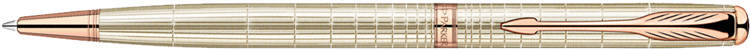 1859495. Шариковая ручка в тонком корпусе Parker SONNET Slim Chiselled Silver PGT.Шариковая ручка Паркер в тонком корпусе с поворотным механизмом, корпус из чистого серебра, детали дизайна покрыты розовым золотом.