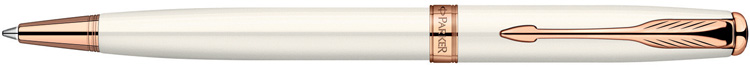 S0947390. Шариковая ручка Parker SONNET Pearl Lacquer PGT. Шариковая ручка Паркер с поворотным механизмом, корпус ручки выполнен в нежной и женственной перламутровой отделке с жемчужным отливом, детали дизайна ручки покрыты розовым золотом.