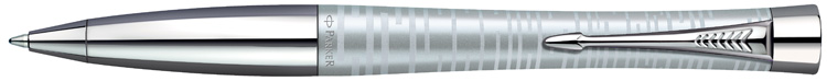 1906870. Шариковая ручка Parker Urban Premium Silver-Blue Pearl. Шариковая ручка Паркер с поворотным механизмом выдвижения стержня, алюминиевый корпус приятного серебристого цвета с голубым оттенком, лёгкая пескоструйная обработка и гравировка, блестящие хромированные детали дизайна и зона захвата ручки.