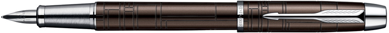S0949710. Перьевая ручка Parker IM PREMIUM Metallic Brown. Перьевая ручка Паркер с пером из сверхпрочной нержавеющей стали, тёмно-коричневый корпус с сатиновым отливом подчёркнут эксклюзивным орнаментом из элегантных тонких линий, серебристая текстурированная зона захвата ручки, хромированные детали дизайна, съёмный колпачок.